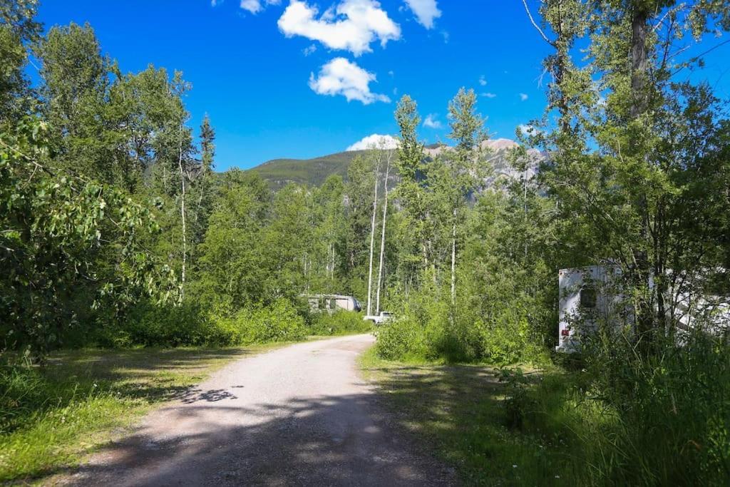 Golden Riverfront Campground Hotell Exteriör bild