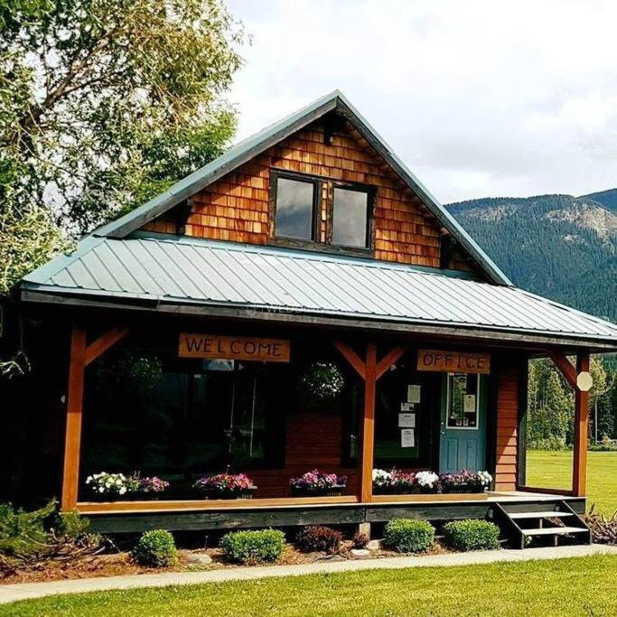 Golden Riverfront Campground Hotell Exteriör bild