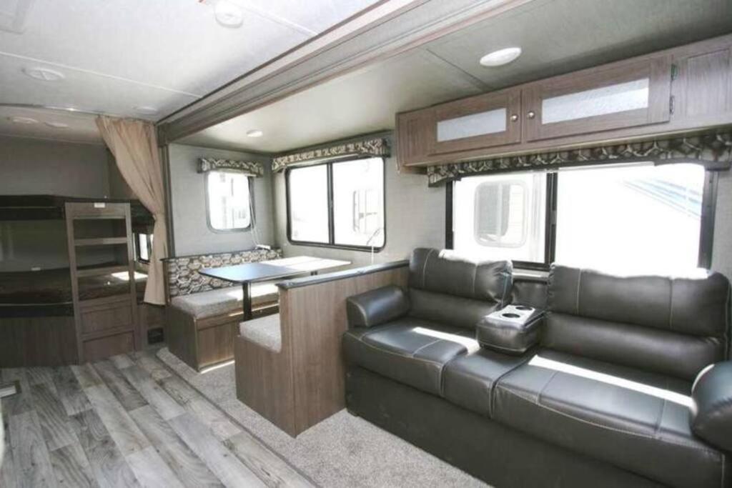 Golden Riverfront Campground Hotell Exteriör bild