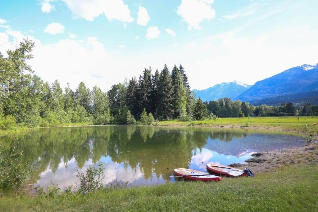 Golden Riverfront Campground Hotell Exteriör bild